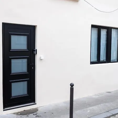Rez De Chausse Dans Une Rue Pavee 4 Pers Nation-2